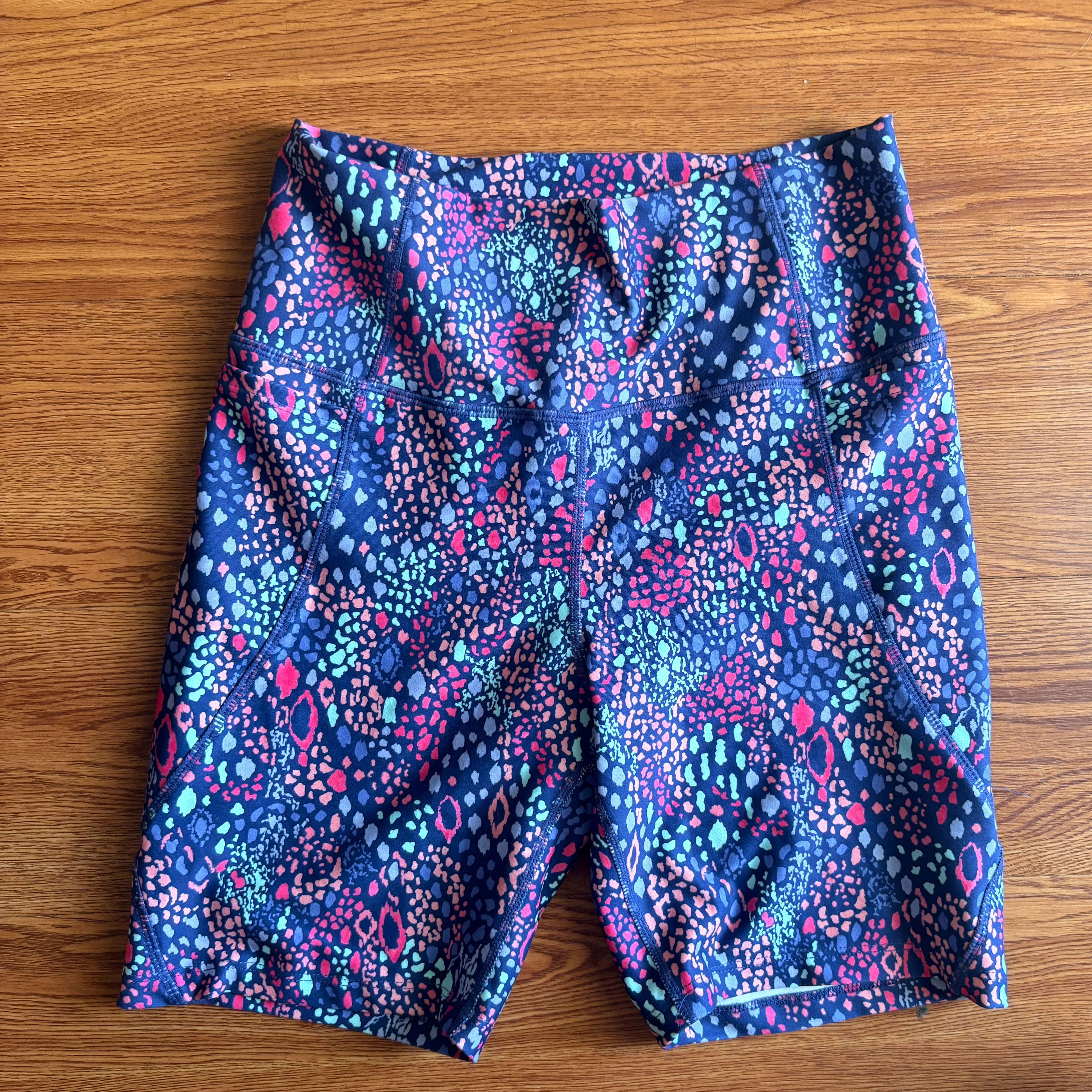Freely High-Rise Biker Shorts | Pockets | Medium
